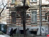 Ліва частина фасаду 1-го поверху