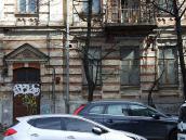 Права частина фасаду 1-го поверху