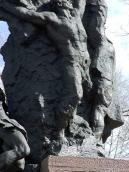 Центральна частина скульптурної групи…