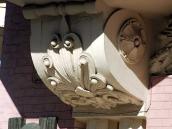 Консоль наріжного еркера