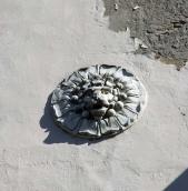 Розетка на фронтоні