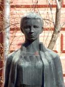 Півпостать Лесі Українки (2)