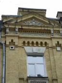 Вікно 4-го поверху і фронтон