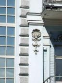 Рельєф на пілястрі (2-й поверх)