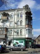 2021 р. Наріжна частина фасаду по вул.…