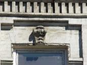 Рельєфна вставка над вікном 2-го поверху