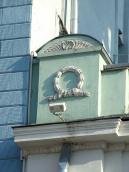 Башточка парапету з рельєфом