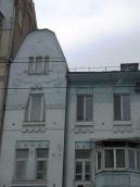 Вікна 4-5-го поверхів і фронтон