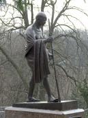 Постать М. Ганді