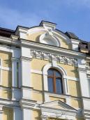 Вікно 4-го поверху і фронтон