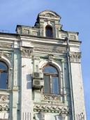 Вікно 4-го поверху і фронтон