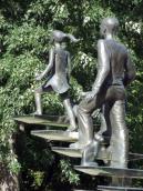 Скульптурна група. Вигляд з позиції А2