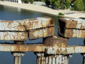 Розтріскана балка балюстради