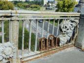 Над лівим берегом відвалився фрагмент…