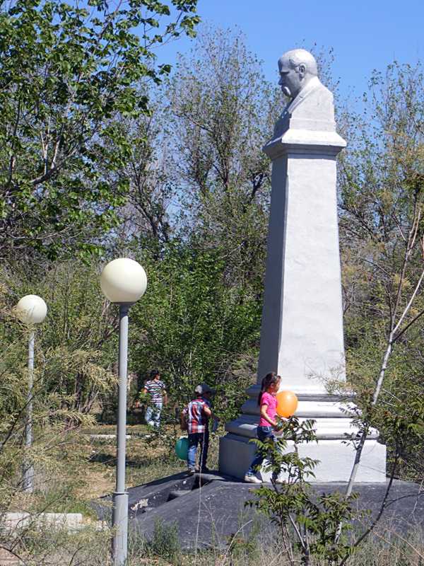 Bust of Taras Shechenko – Fort…